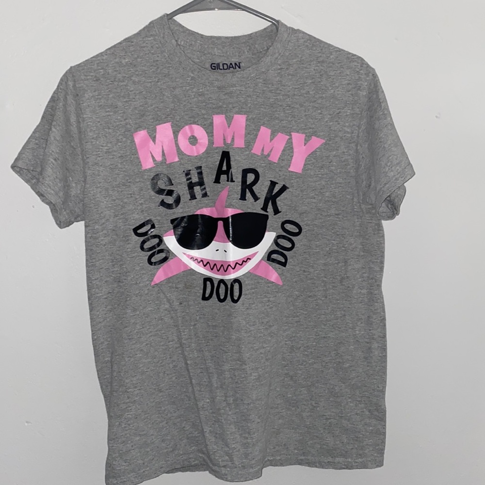 Mommy shark shirt